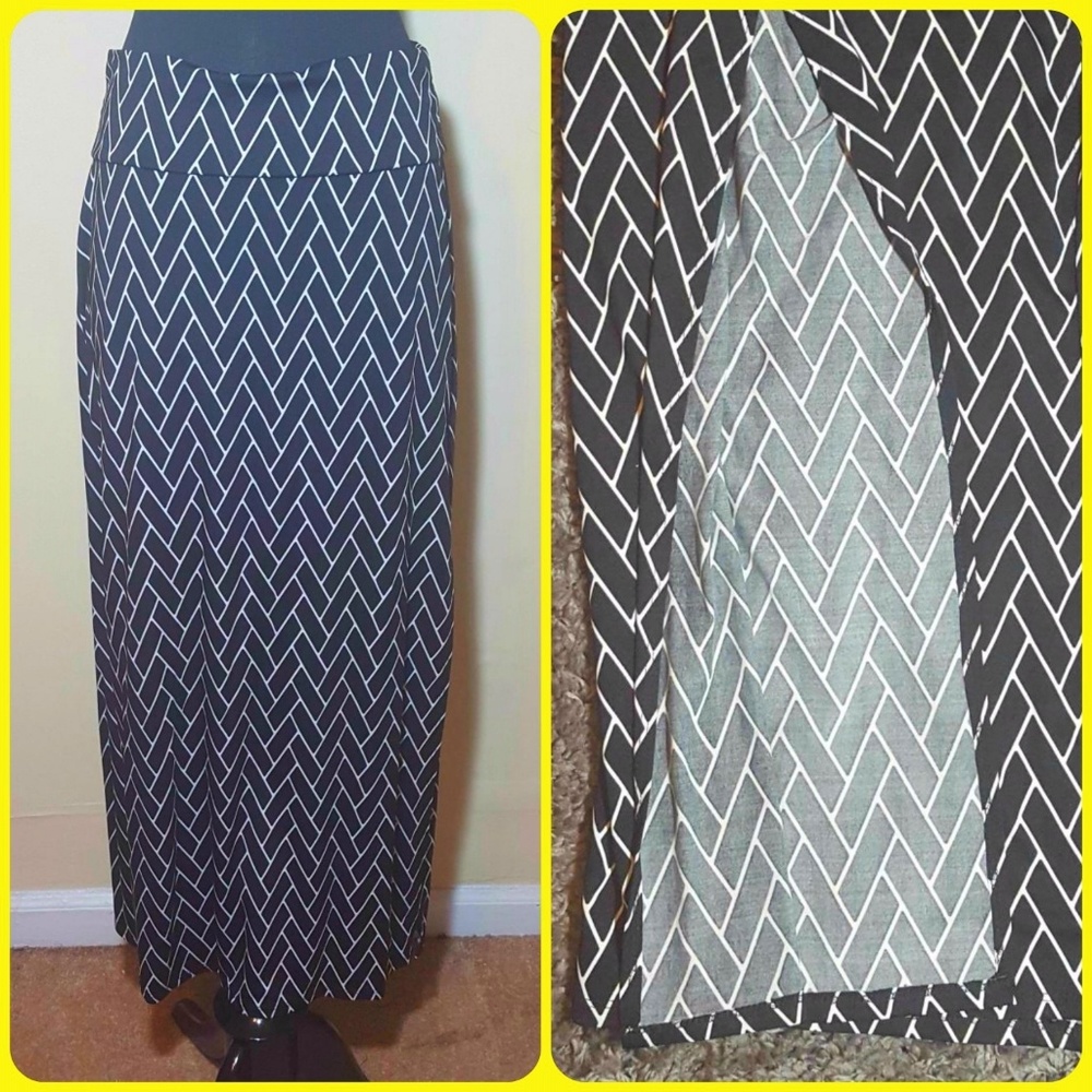 Women's maxi skirt with side splits